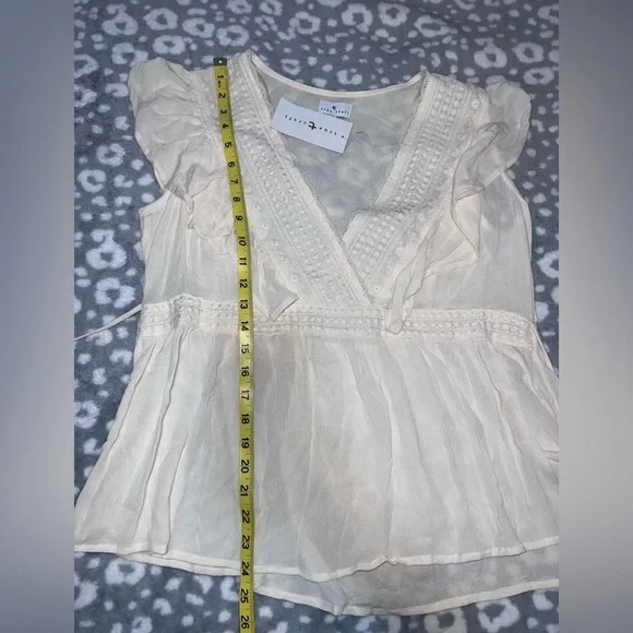 TRUE CRAFT Ivory Lace Eyelet Ruffle Boho Peplum Top NWT Large - Picture 10 of 11